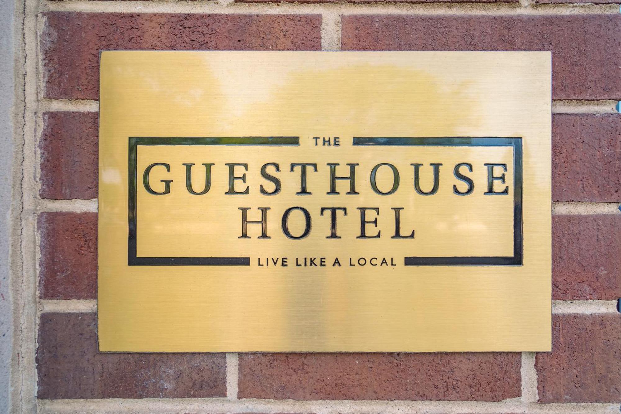 The Guesthouse Hotel Chicago Exterior photo